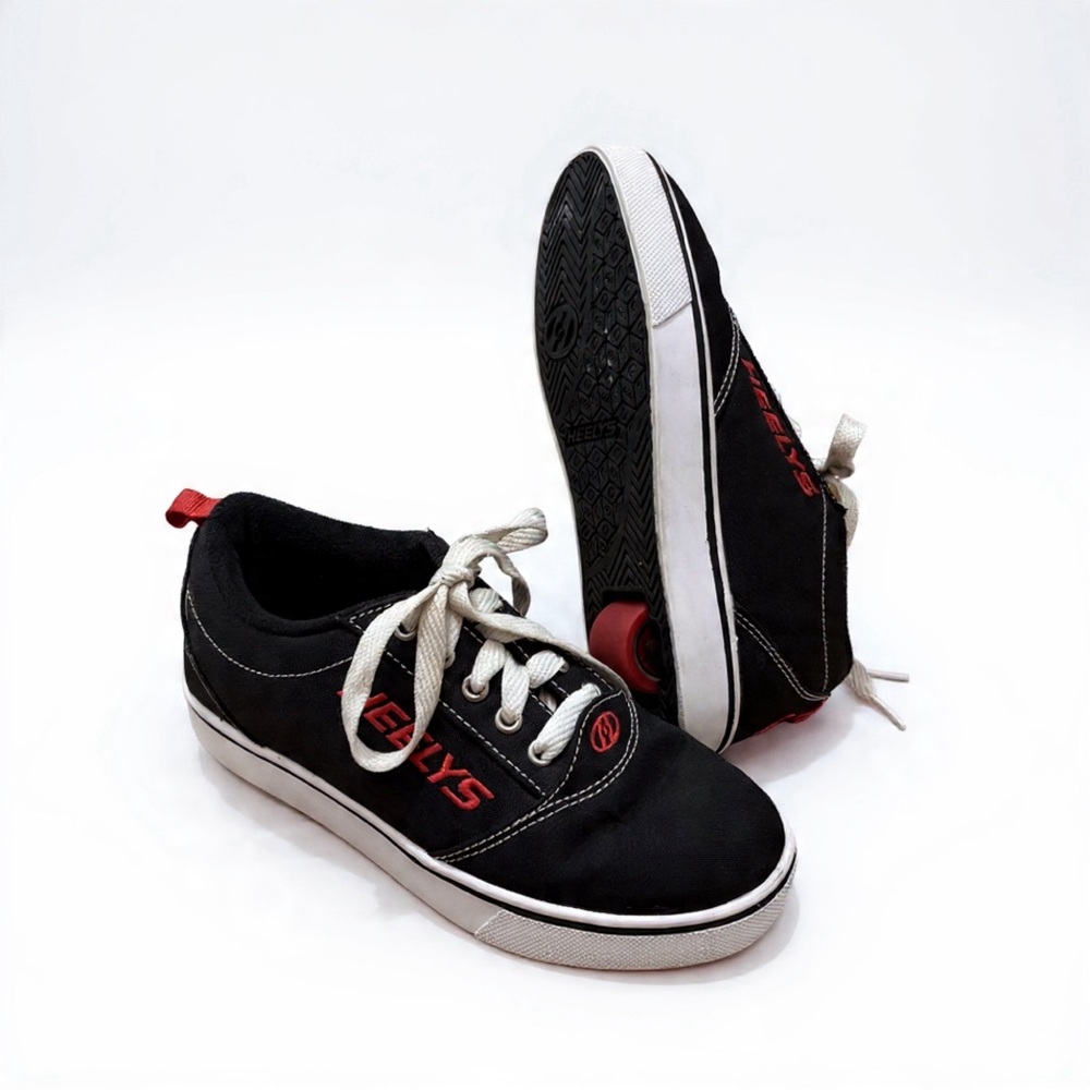 Heelys Pro 20 Black W/Red Canvas Wheeled Rolling Shoes Sneakers Youth Big Kids 4